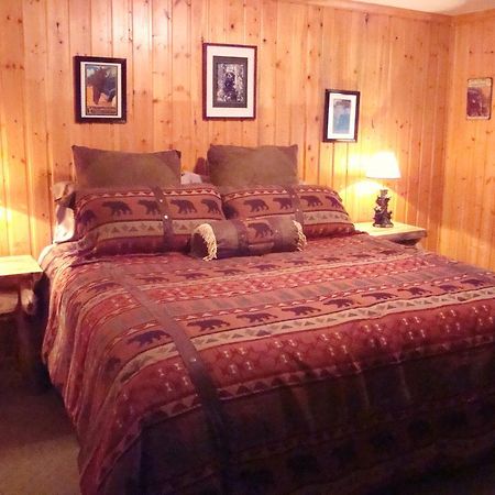 Yellowstone Wildlife Cabins Запад Йеллоустон Экстерьер фото