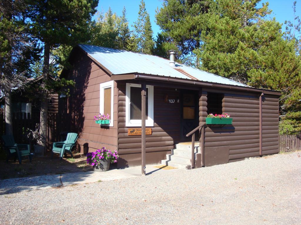 Yellowstone Wildlife Cabins Запад Йеллоустон Экстерьер фото
